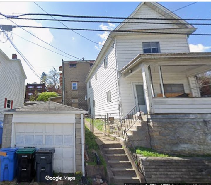 Primary Photo - 522 Center St