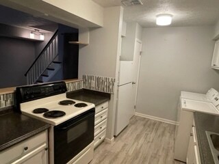 Foto del edificio - 595 Canterbury Ln