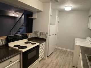 Building Photo - 595 Canterbury Ln