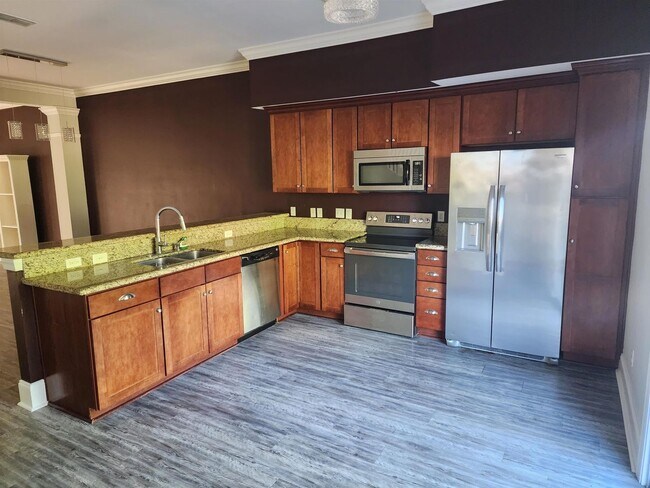 Foto del edificio - 3/2.5 Luxury Townhome in All Saints distri...