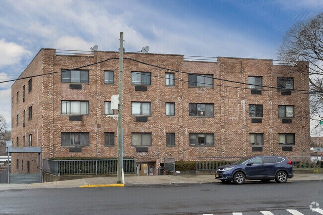 Building Photo - 79-39 Calamus Ave