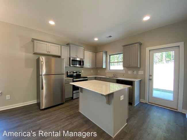 Building Photo - 4 br, 3 bath House - 7929 St. James Drive