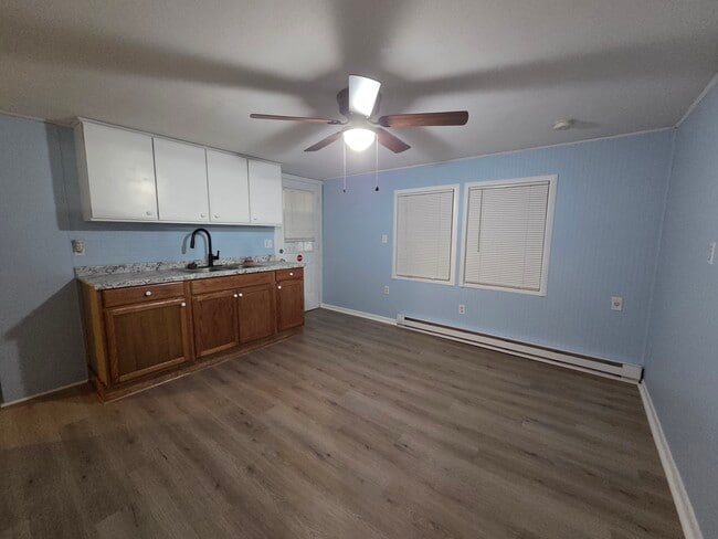 Foto del edificio - 24 Rocky Hill Ave