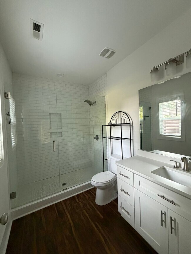 Foto del edificio - COMING SOON! Luxury 3BR Ranch with Open Layout & Prime Charlotte Location