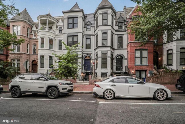 Building Photo - 1112 5th St NW