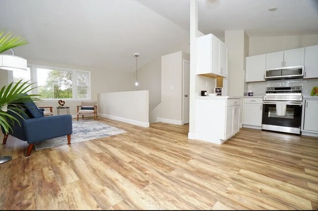 Building Photo - 42 Woodfield St