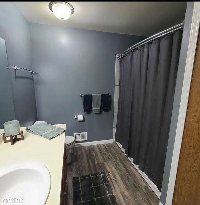 Building Photo - 2 br, 2 bath Condo - 50032 S. Jimmy Crt.