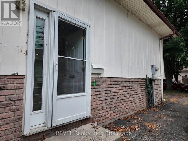 Building Photo - 62 Elma St