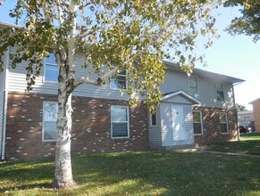 Building Photo - 46 Bellevue Dr