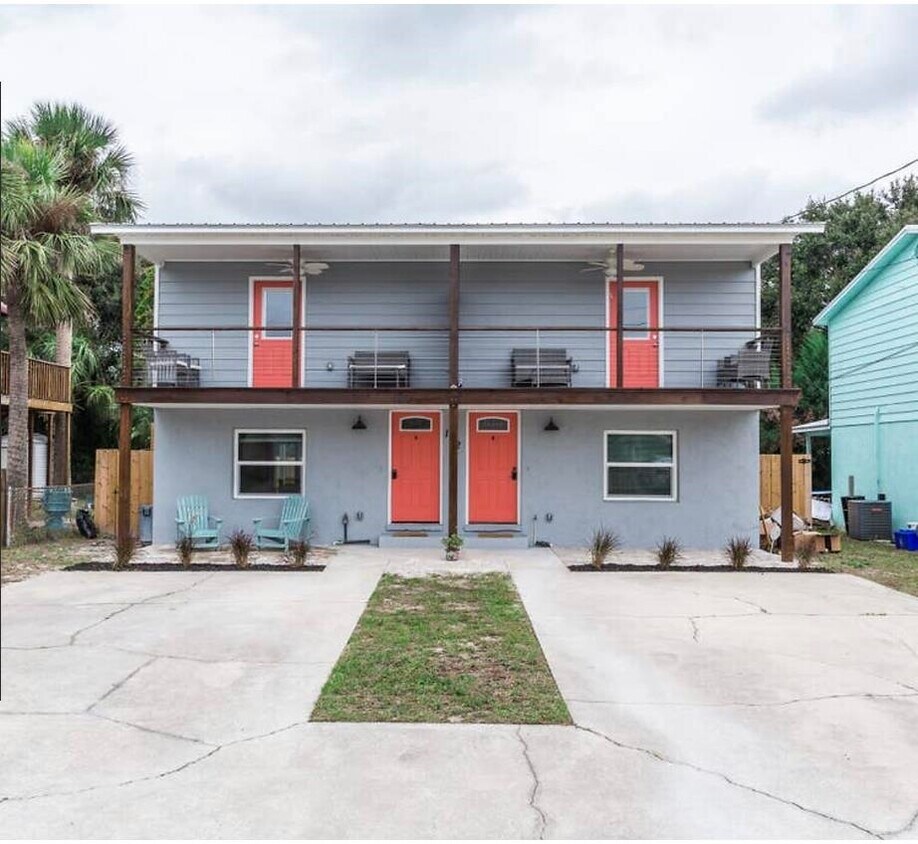 Foto principal - 112 E St