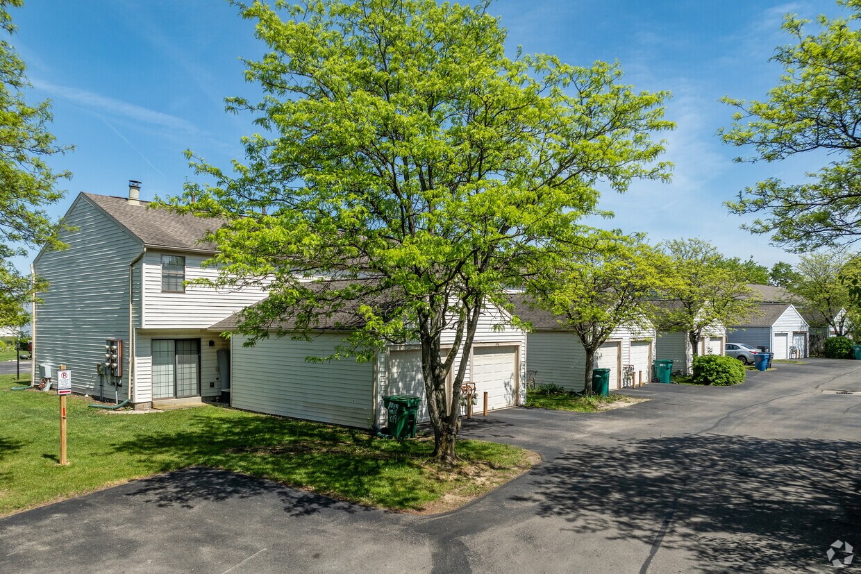 Foto principal - Cross Country Townhomes