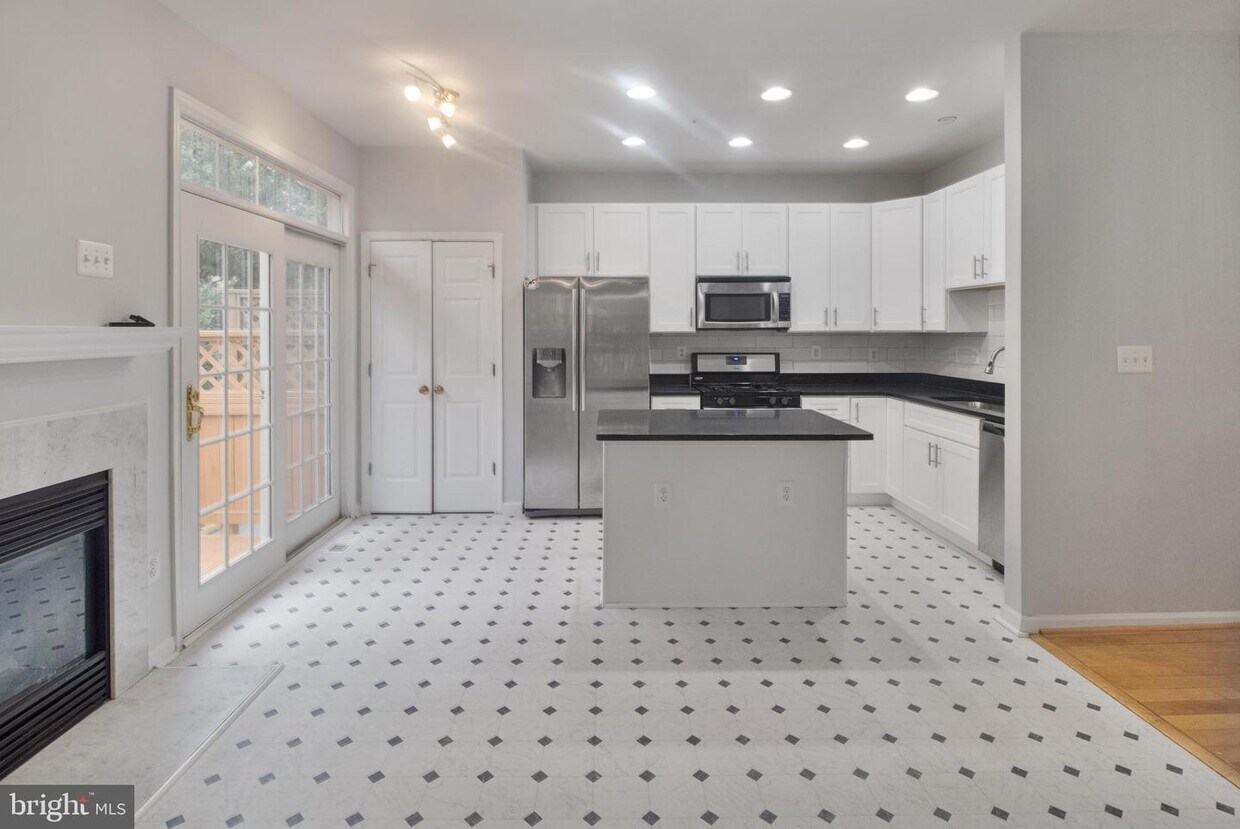9669 Athens Pl, Gaithersburg, MD 20878 Townhome Rentals in