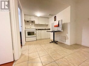 Building Photo - 82 Maresfield Dr