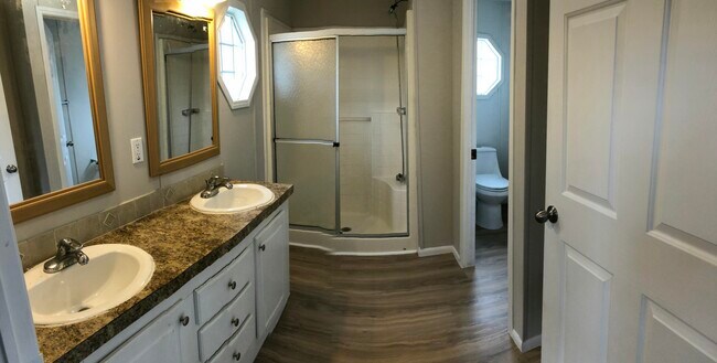 Foto del edificio - 10717 N Branch Rd