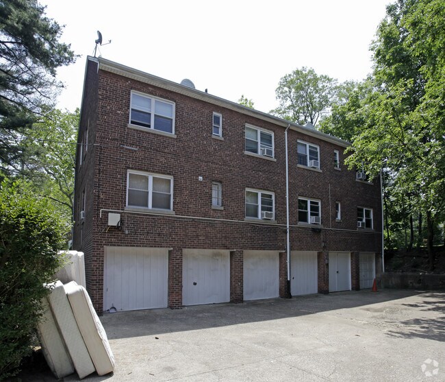 558 Castleton Ave Staten Island, NY 10301 Rentals Staten Island, NY