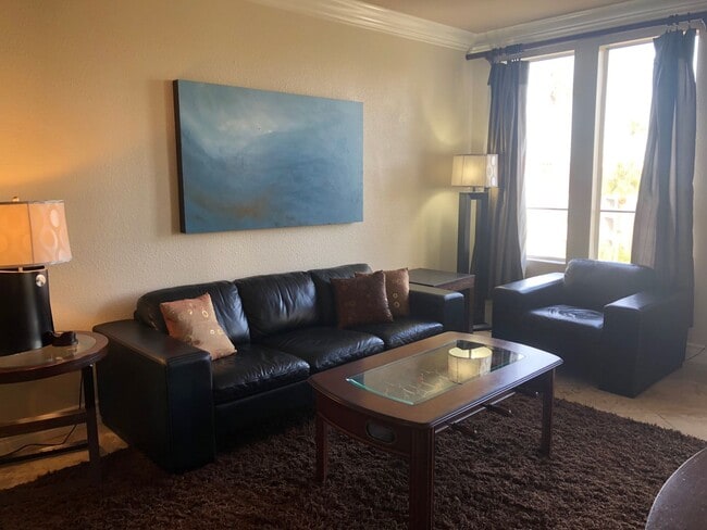 Building Photo - Meridian 2 BDR /2 BATH Luxury Condo - RESO...
