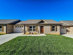 Building Photo - 1507 Green Ln