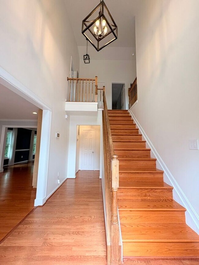 Building Photo - 18514 Gingerbread Ln