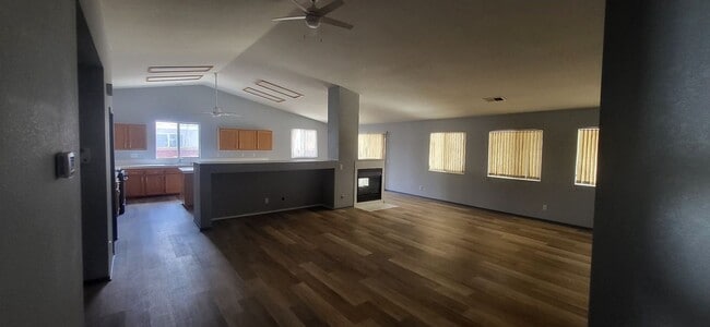 Building Photo - Single Story Ranch Style 3 Bedroom/2 Bath ...