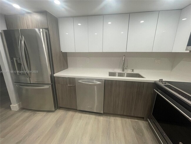 Building Photo - 780 NE 69th St