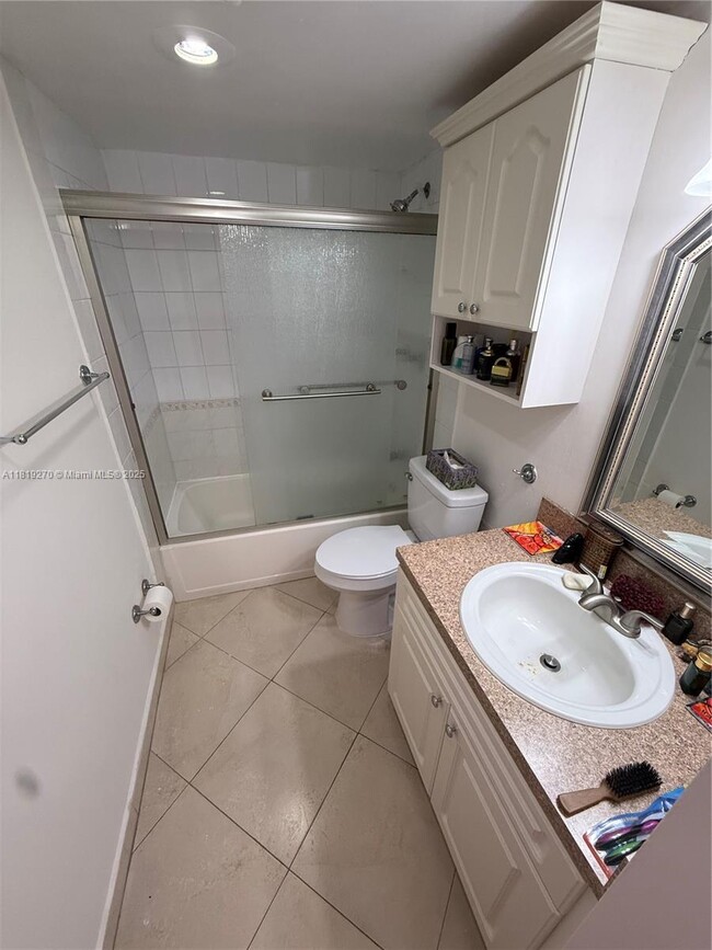 Foto del edificio - 1555 W 44th Pl