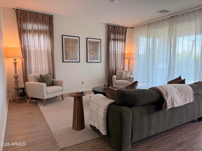 Foto del edificio - 22900 E Lords Wy