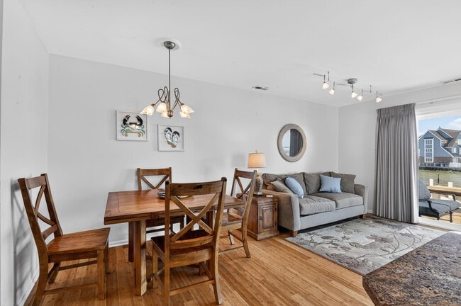 Building Photo - 1401 Harbour Cv S