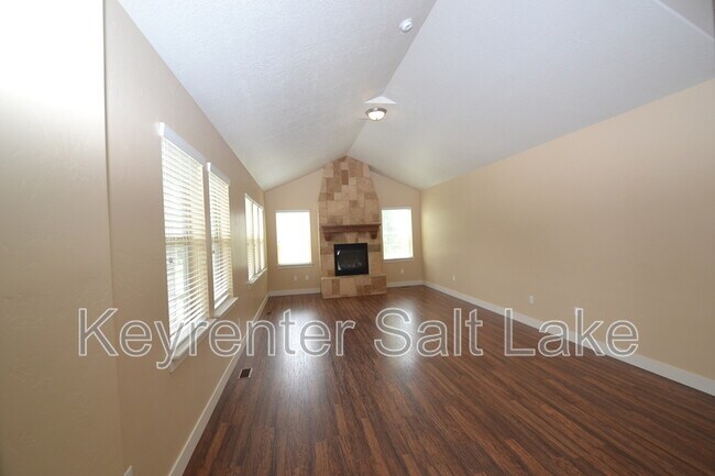 Building Photo - 938 Rebecca View Dr