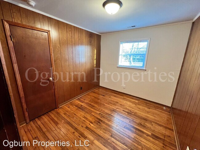 Foto del edificio - 3 br, 1 bath House - 5011 LANSING DRIVE