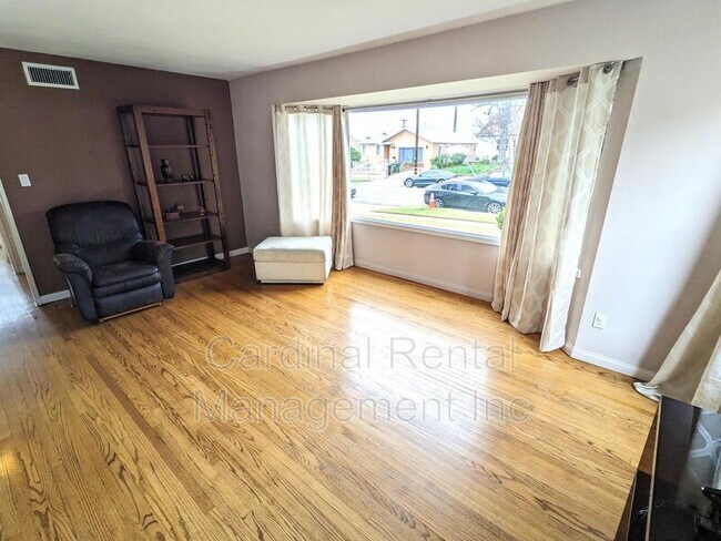 Foto del edificio - 836 Morris Pl