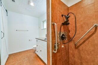 Building Photo - 807 Stadium Cir
