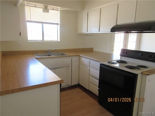 Foto del edificio - 2821 Karen Ave