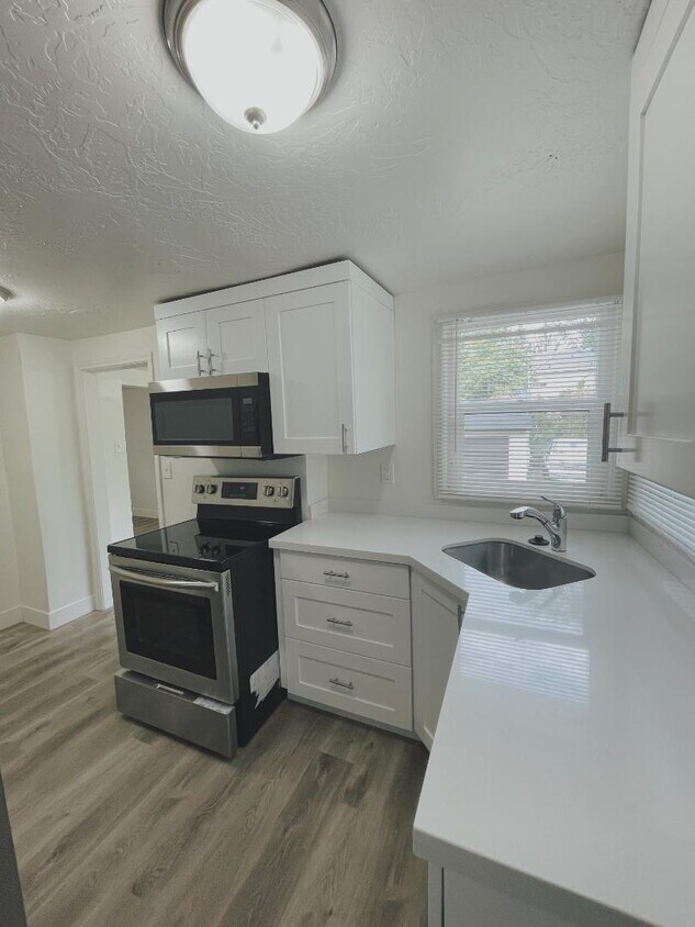 Available Now — 1 BR / 1 BA Creekside Duplex Unit in Millcreek — $1,200/mo - Available Now — 1 BR / 1 BA Creekside Duplex Unit in Millcreek — $1,200/mo
