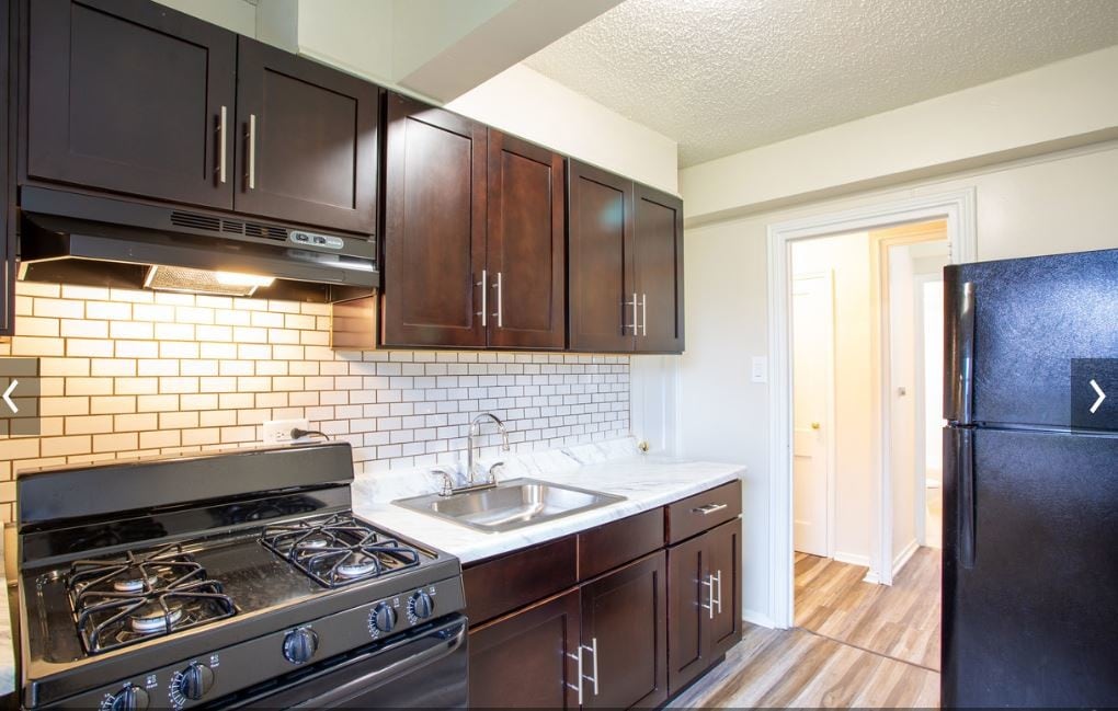 Primary Photo - Chelsea Village