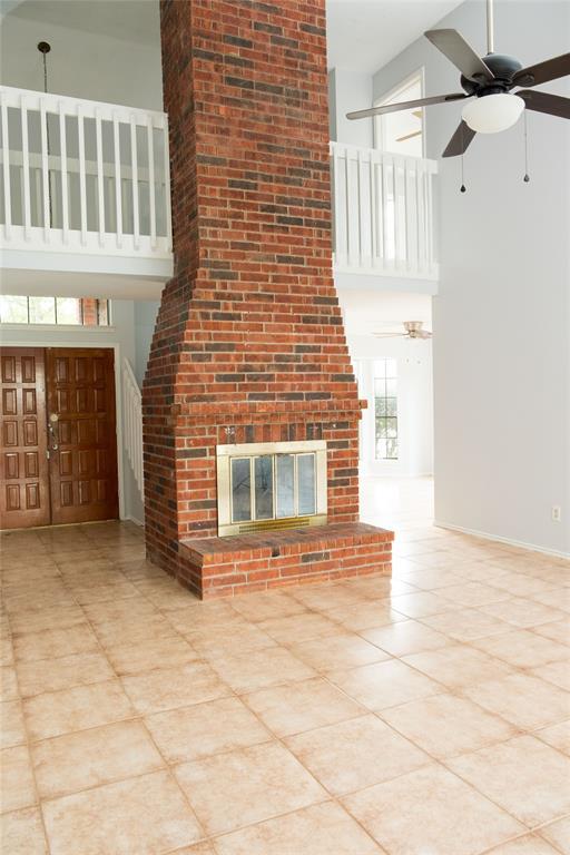 Building Photo - 16422 Leamington Ln