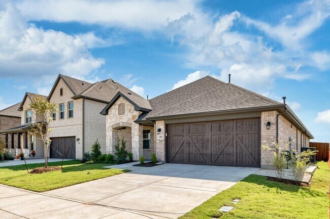 Building Photo - 1909 Miramar Dr