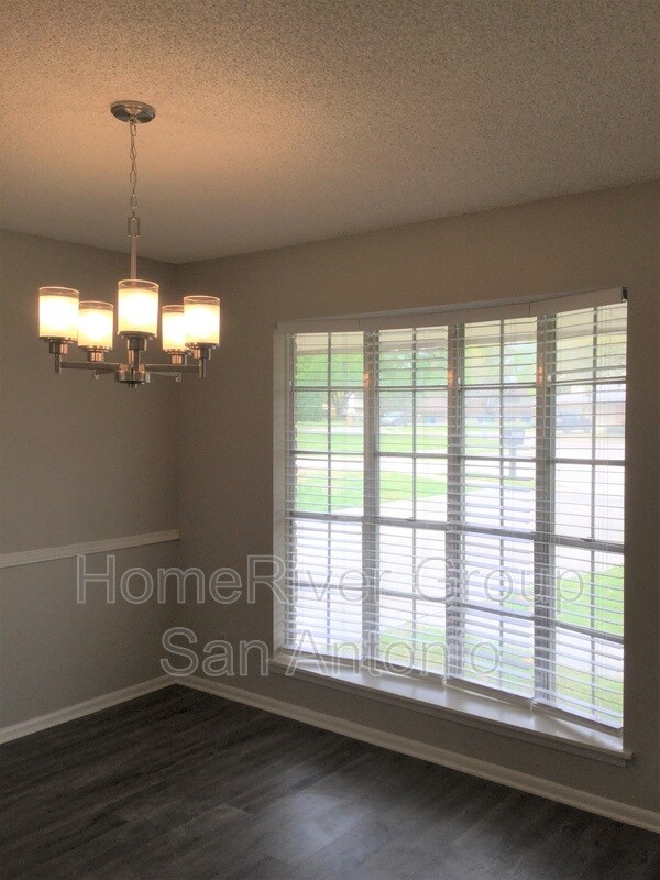 Foto del edificio - 3518 Pinebluff Dr