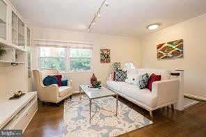Primary Photo - 803 Lombard St