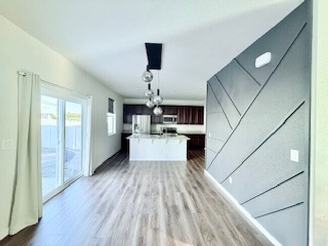 Building Photo - MODERN TWO STORY 3 BED/2.5 BATH WITH FENCE...