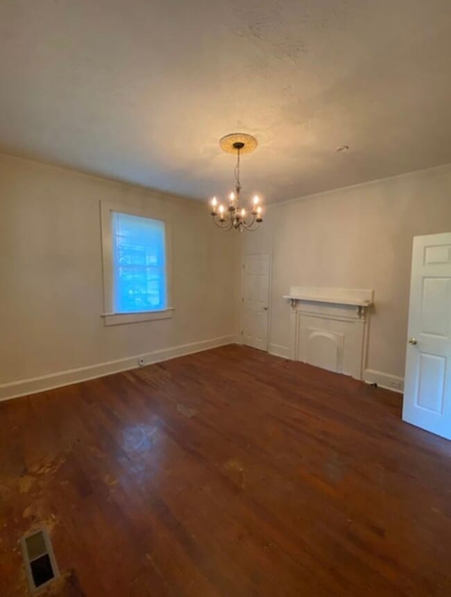 Building Photo - 18 Hemlock Dr