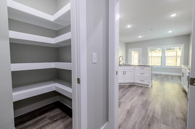 Foto del edificio - 304 Johnson St