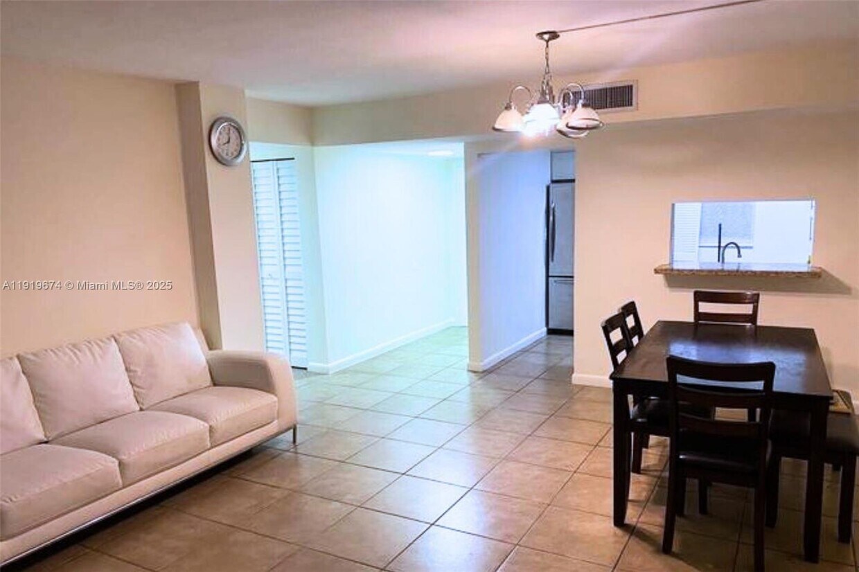 Foto del edificio - 8500 SW 133rd Avenue Rd