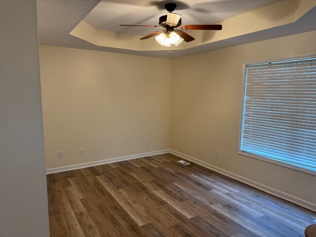 Foto del edificio - 3122 Clydesdale Dr