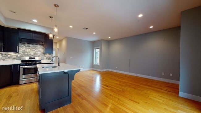 Building Photo - 2 br, 2 bath Condo - 41 W 2nd Street 4 Unit 4