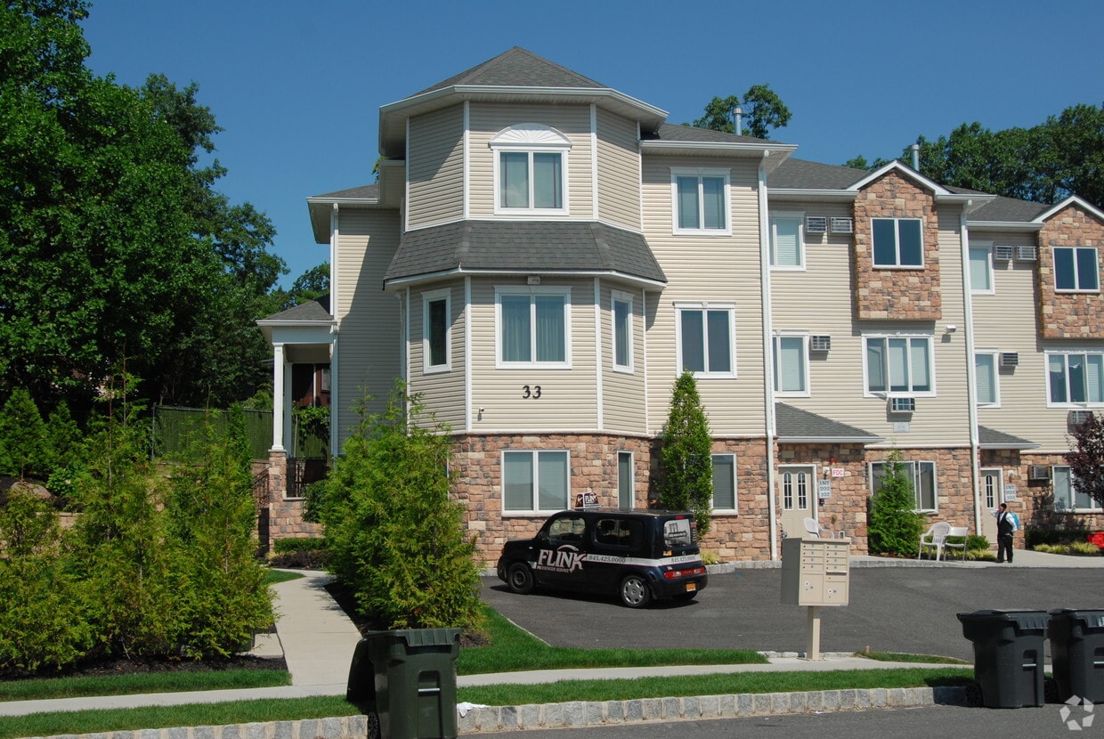 33 Bluefield Dr, Spring Valley, NY 10977 Apartments in Spring Valley