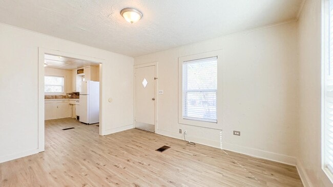 Building Photo - 712 US-190