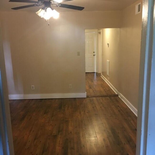 Photo - South Oakland Large and renovated 3 bedroo... Apartment