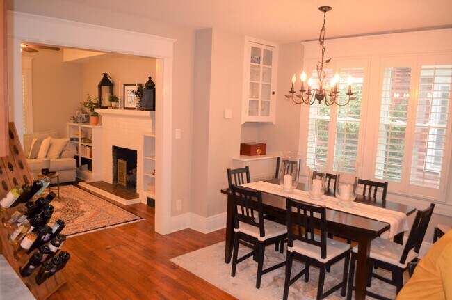 Foto del edificio - 833 Brandon Ave