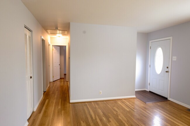 Foto del edificio - 12160 Bennington Pl