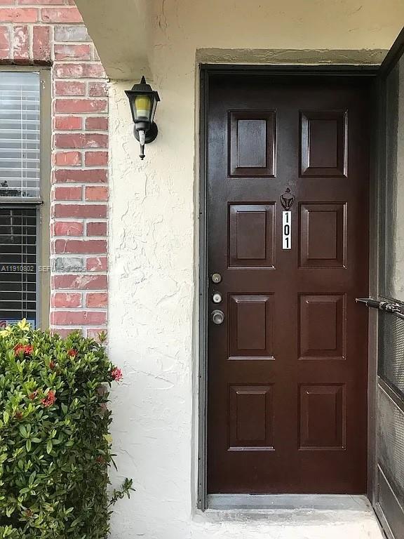 Building Photo - 6031 Shaker Wood Cir